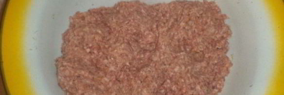 сочный рулет из фарша с фаршированным перцем