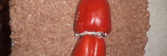 сочный рулет из фарша с фаршированным перцем