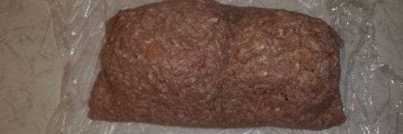 сочный рулет из фарша с фаршированным перцем