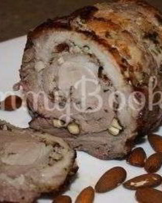 Свиной рулет с миндалем