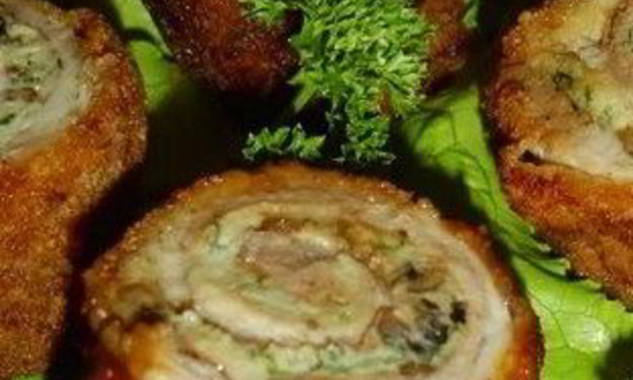 Рецепт свиных рулетов с омлетом и грибами