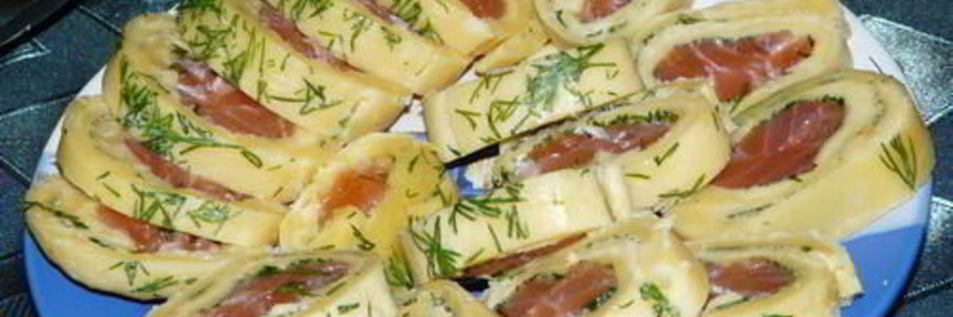 Сырный рулет с красной рыбой