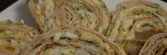 закусочный рулет из лаваша с паштетом