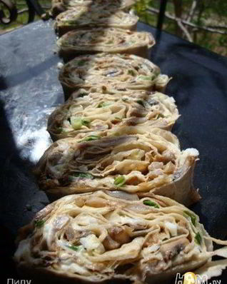 Закусочные рулетики с грибами