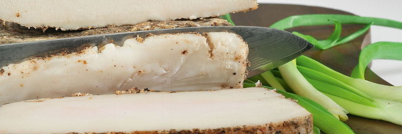 Сало с перцем