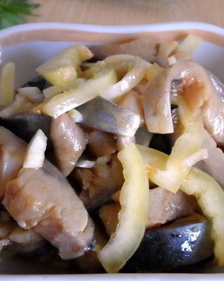 Сельдь, маринованная в соевом соусе