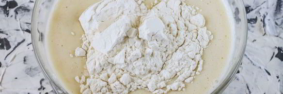 сосиски в тесте на сковороде