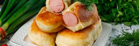 сосиски в тесте на сковороде