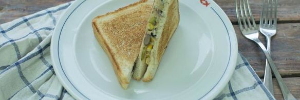 сэндвич с тунцом