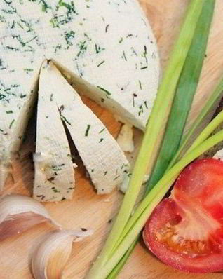 Сыр с зеленью