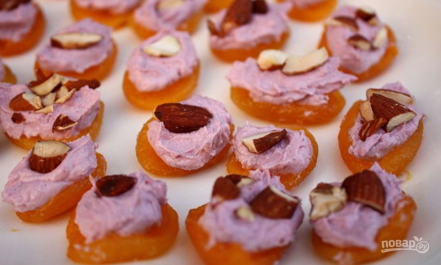 Рецепт сырной закуски с курагой