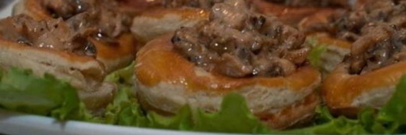 Волованы с курицей и грибами