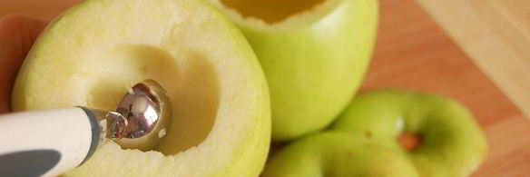 яблоки, фаршированные курицей, черносливом и грецкими орехами