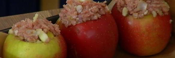 яблоки, фаршированные телятиной