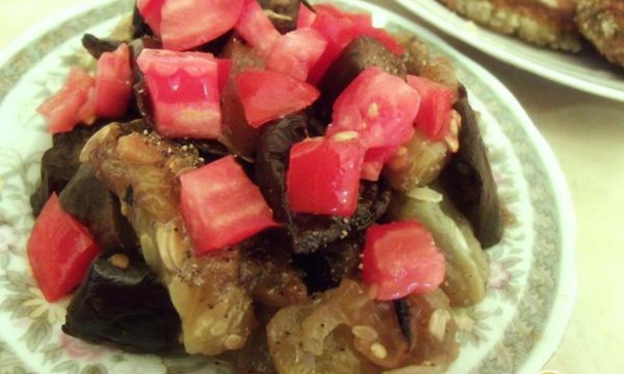 Рецепт закуски из баклажанов с огурцами и специями