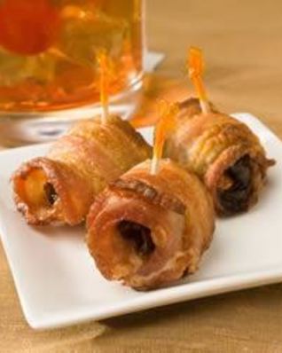 Закуска из фиников и бекона