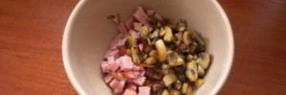 закуска из ветчины и сыра