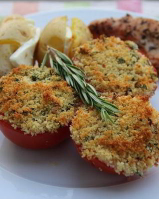 Запеченные помидоры с ароматной посыпкой