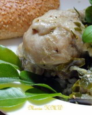 Зеленое, горячее карри с баклажанами и курицей