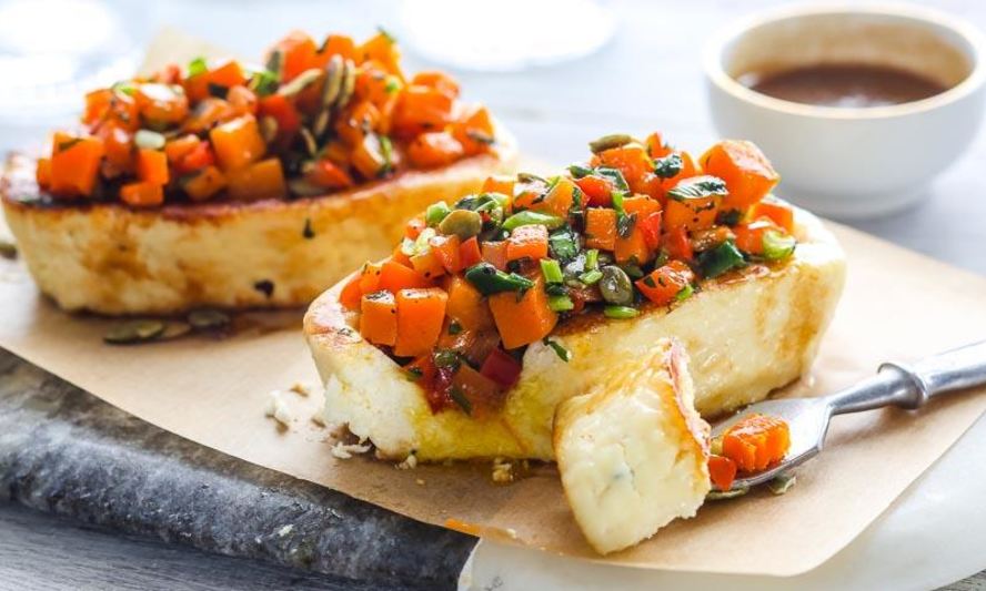 Рецепт жареного адыгейского сыра с овощами